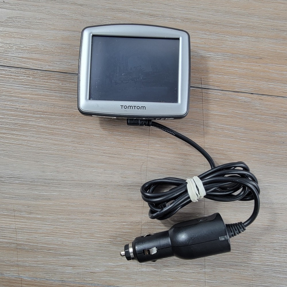 TomTom ONE v3 3RD EDITION GPS Car Traffic USA/Canada Maps With Charger Bundle